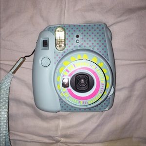 Polaroid camera with gift set.